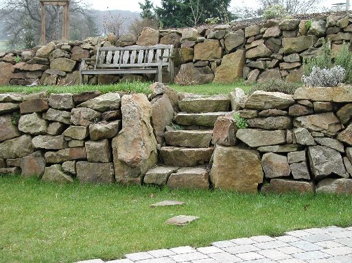 Images/Ruhrsandsteinmauer und Treppe.jpg